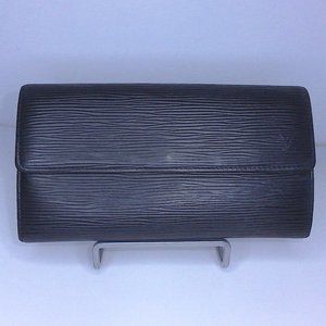 EUC Louis Vuitton Epi Long Wallet - Black